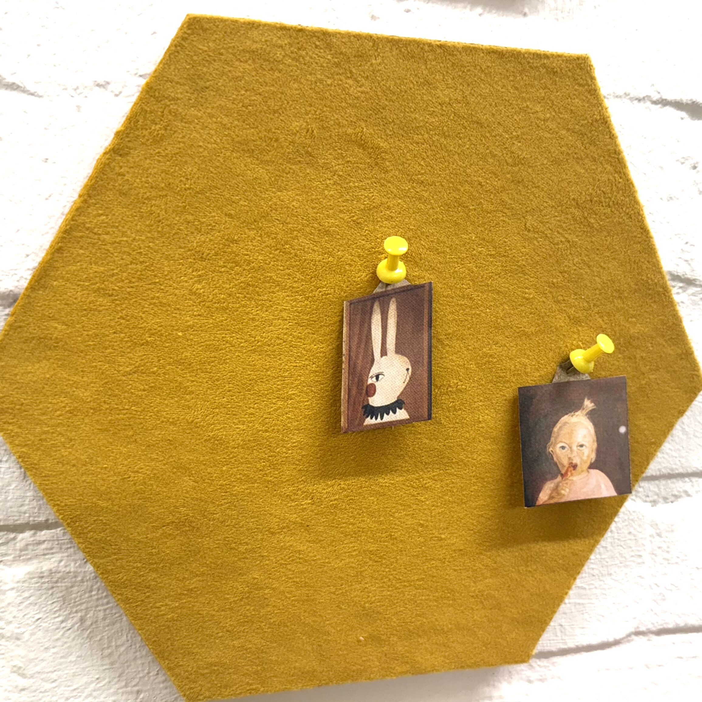 Zeshoek prikbord geel